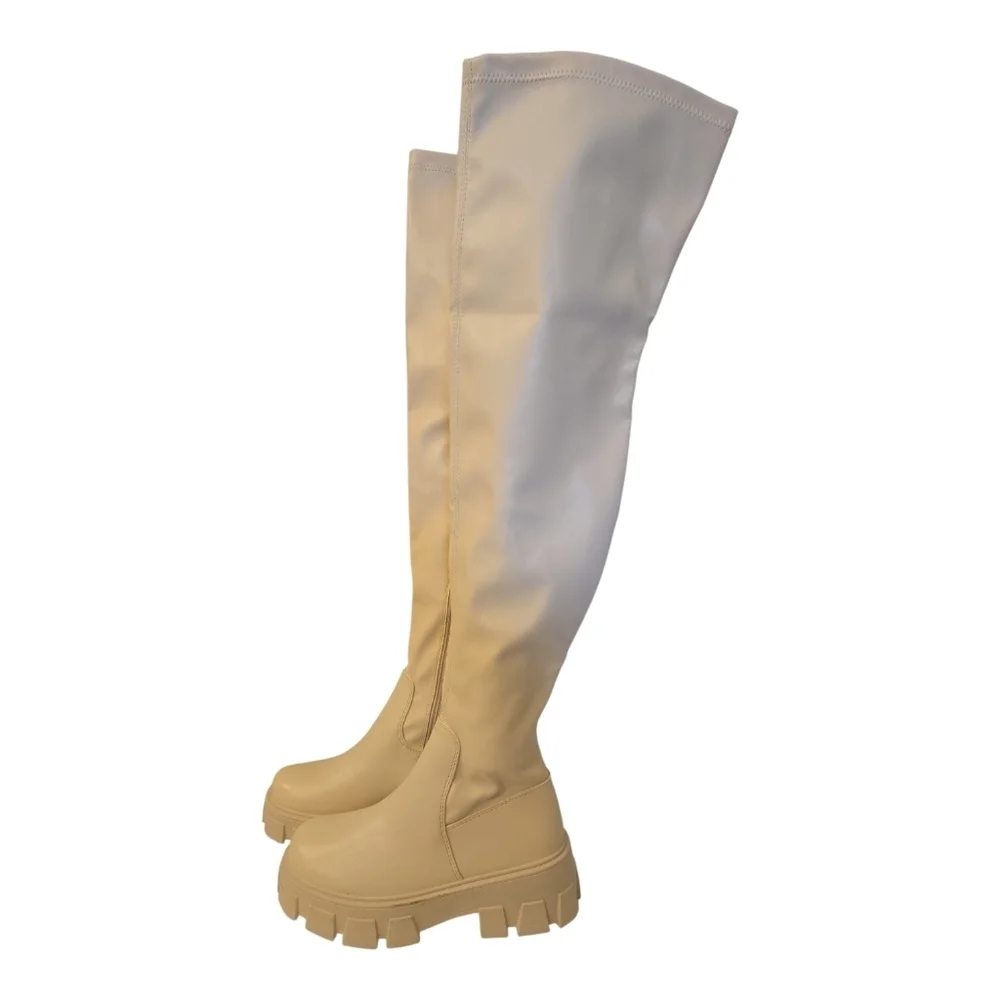 Wild DIVA GINA Knee Length Lug Sole Round Toe Boots Color:Cream Size 5.5